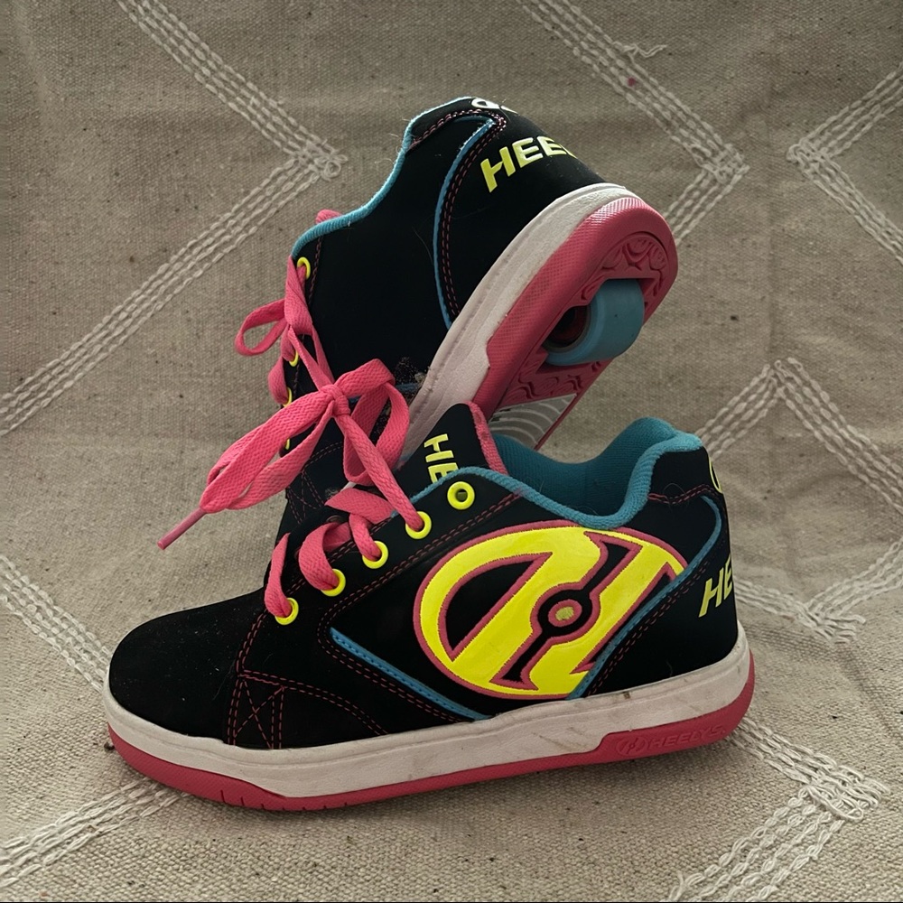 Heelys youth size 3 - Picture 4 of 7
